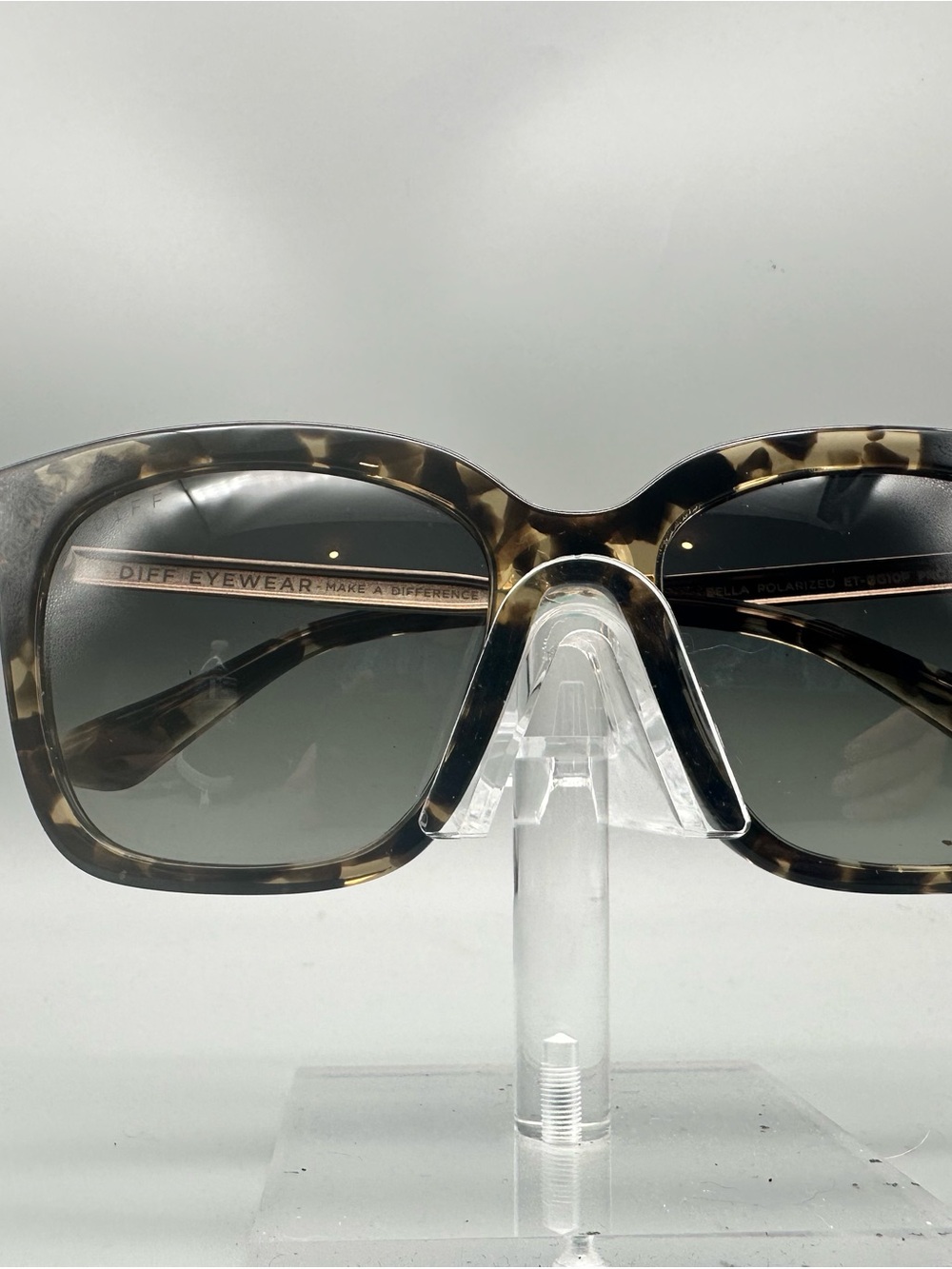 DIFF Eyewear Bella Polarized Sunglasses Tortoise Gold Square ET-GG10P Womens